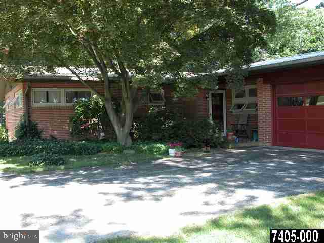 238 Reynolds Mill Road York, PA 17403 - Photo 2 of 25 Gallery Image 2