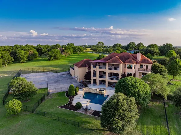$1,800,000 | 323 Kings Court, Forney, TX 75126