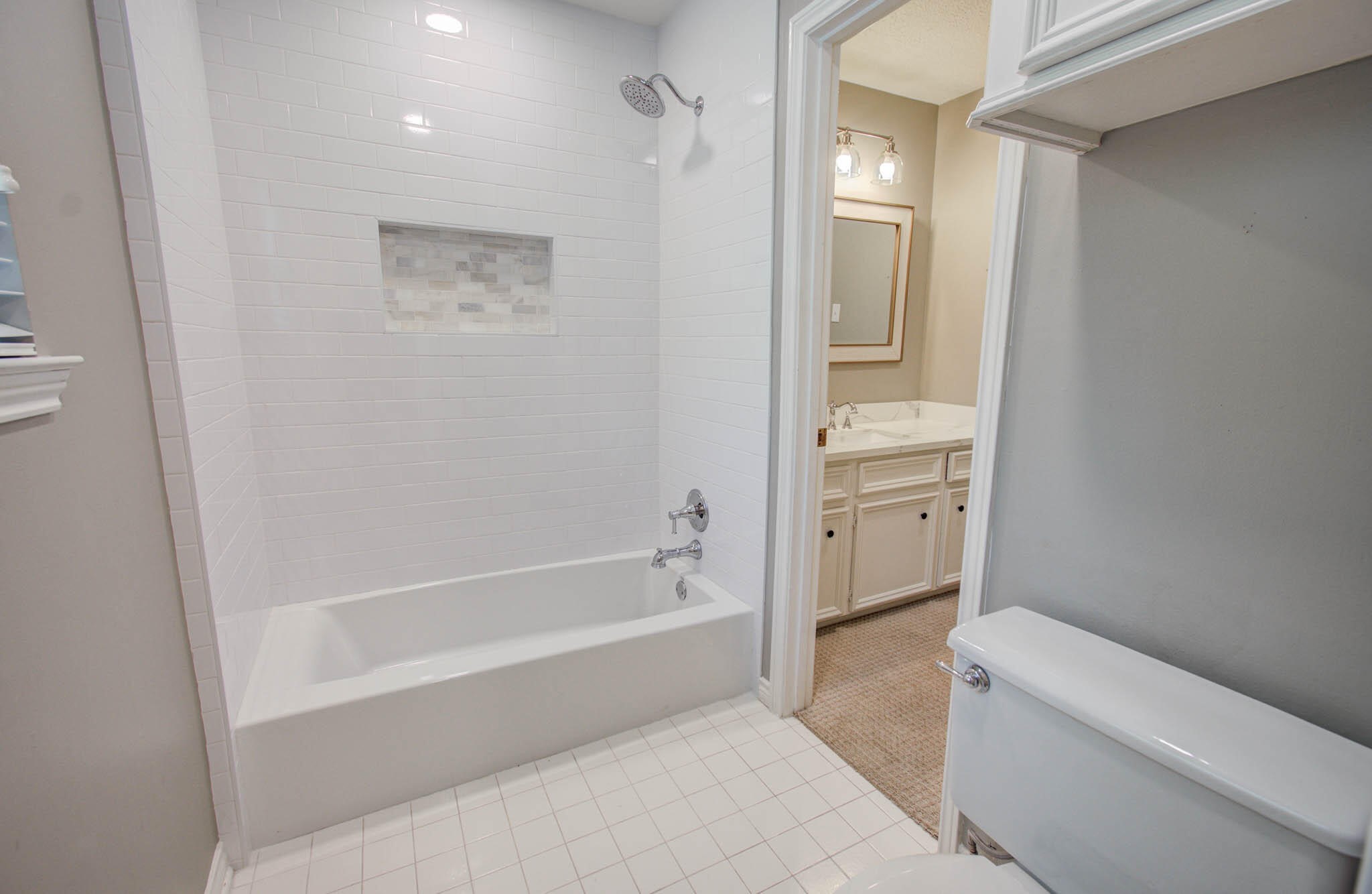 16267 Salmon Lane Spring, TX 77379 - Photo 44 of 48 a spacious bathroom with a bathtub and a shower