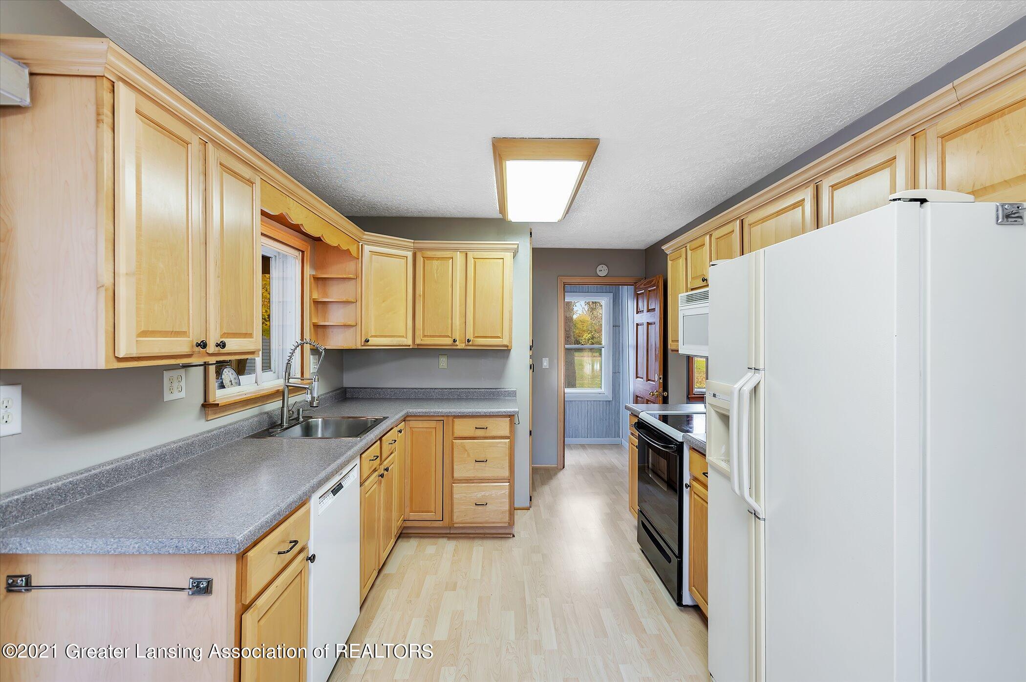 301 Stoner Road Lansing, MI 48917 - Photo 10 of 40 14-301-Stoner-Rd-Windowstill-Real-Estate