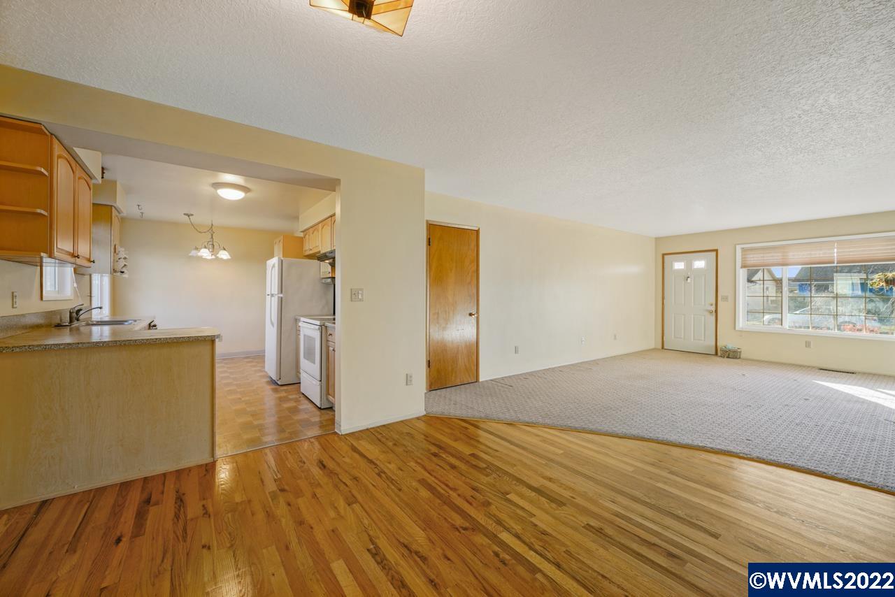 1104 Stanfield Road Woodburn, OR 97071 - Photo 10 of 31