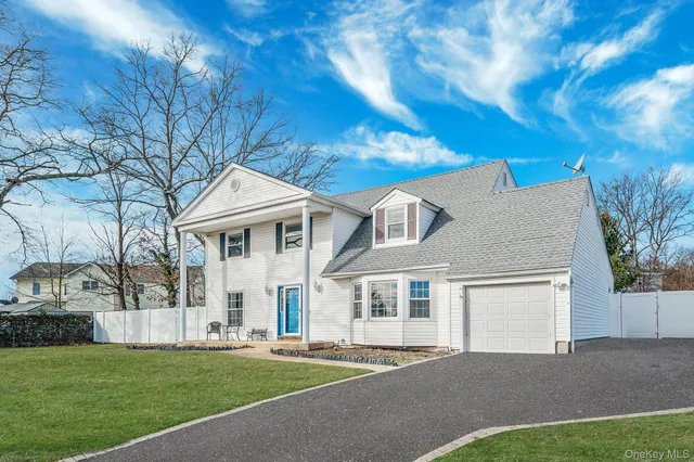 $669,900 | 3 Mt Marcy Avenue, Farmingville, NY 11738