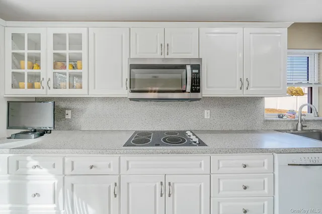 $669,900 | 3 Mt Marcy Avenue, Farmingville, NY 11738