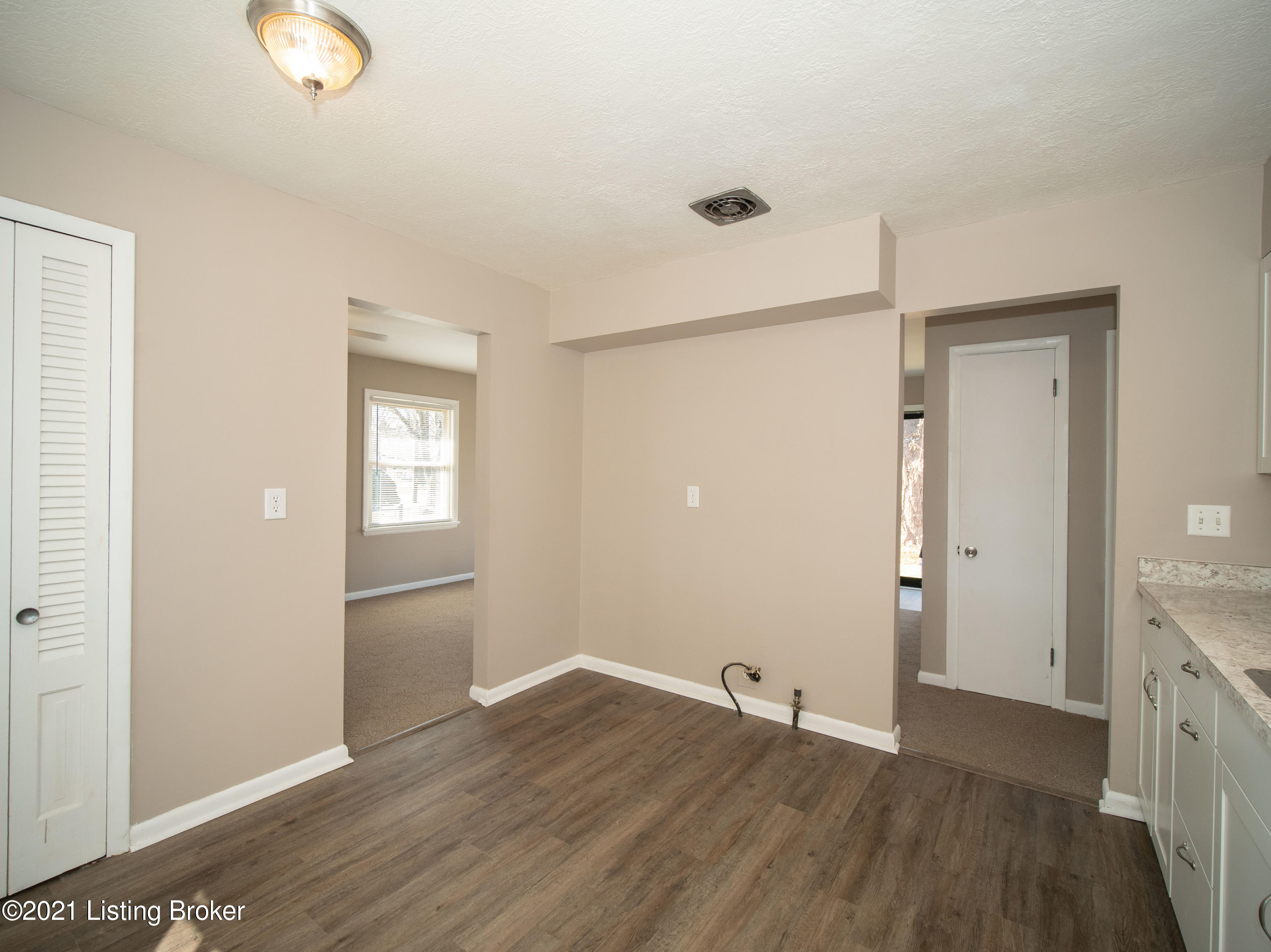 11007 Deering Road Louisville, KY 40272 - Photo 26 of 42 11007 Deering Road (25 of 50)