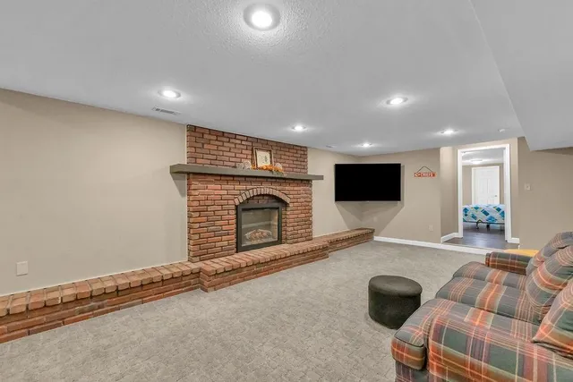 $615,000 | 2100 85th Road Northeast, St. Joseph, MO 64507