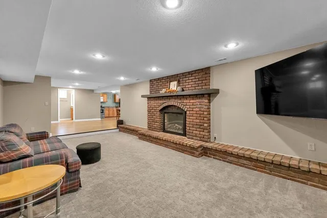 $615,000 | 2100 85th Road Northeast, St. Joseph, MO 64507