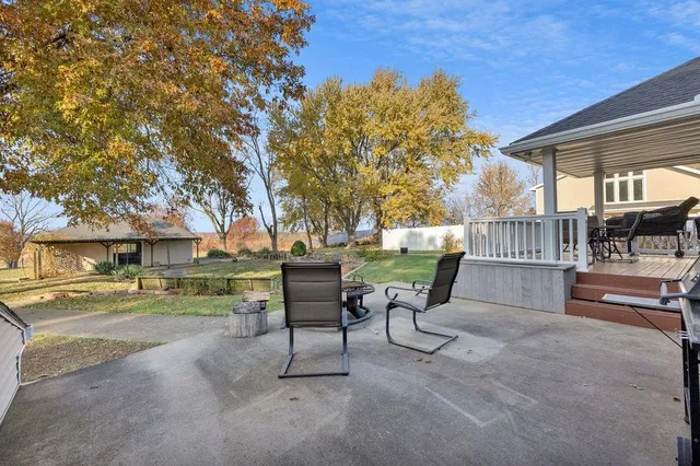 $615,000 | 2100 85th Road Northeast, St. Joseph, MO 64507