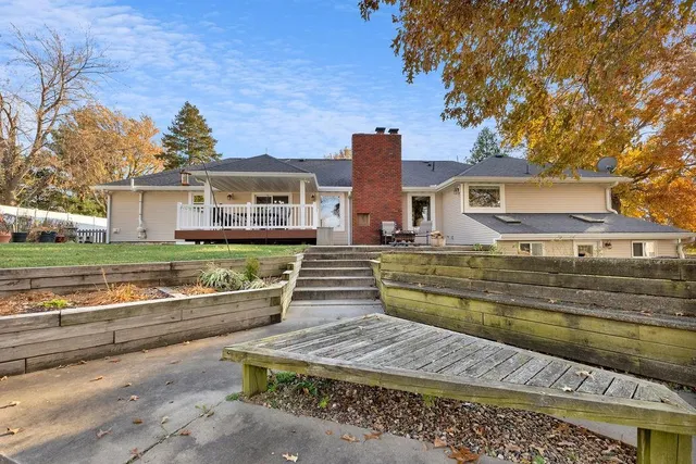 $615,000 | 2100 85th Road Northeast, St. Joseph, MO 64507