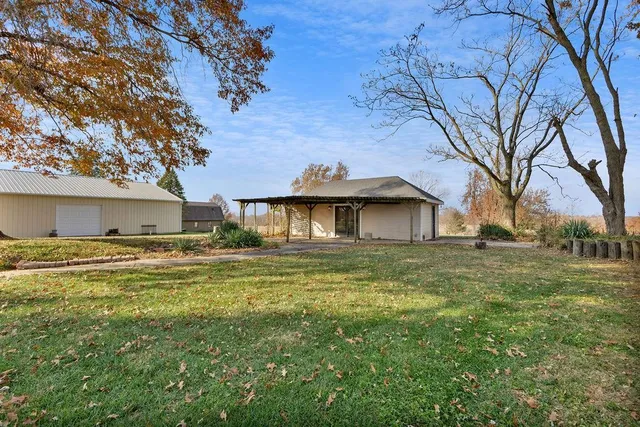 $615,000 | 2100 85th Road Northeast, St. Joseph, MO 64507
