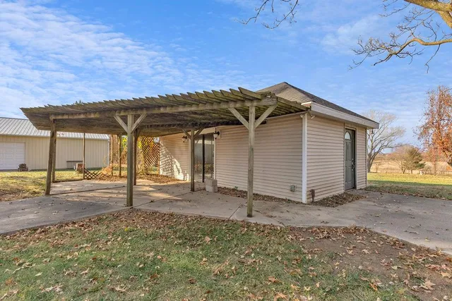 $615,000 | 2100 85th Road Northeast, St. Joseph, MO 64507