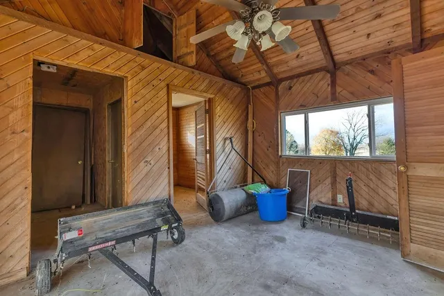 $615,000 | 2100 85th Road Northeast, St. Joseph, MO 64507