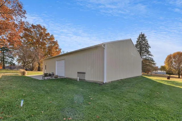 $615,000 | 2100 85th Road Northeast, St. Joseph, MO 64507