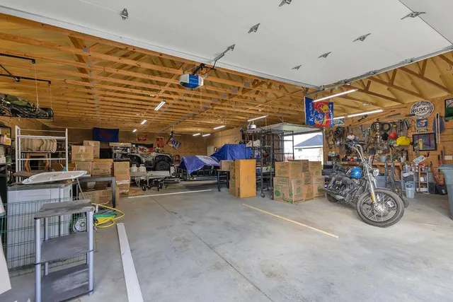 $615,000 | 2100 85th Road Northeast, St. Joseph, MO 64507