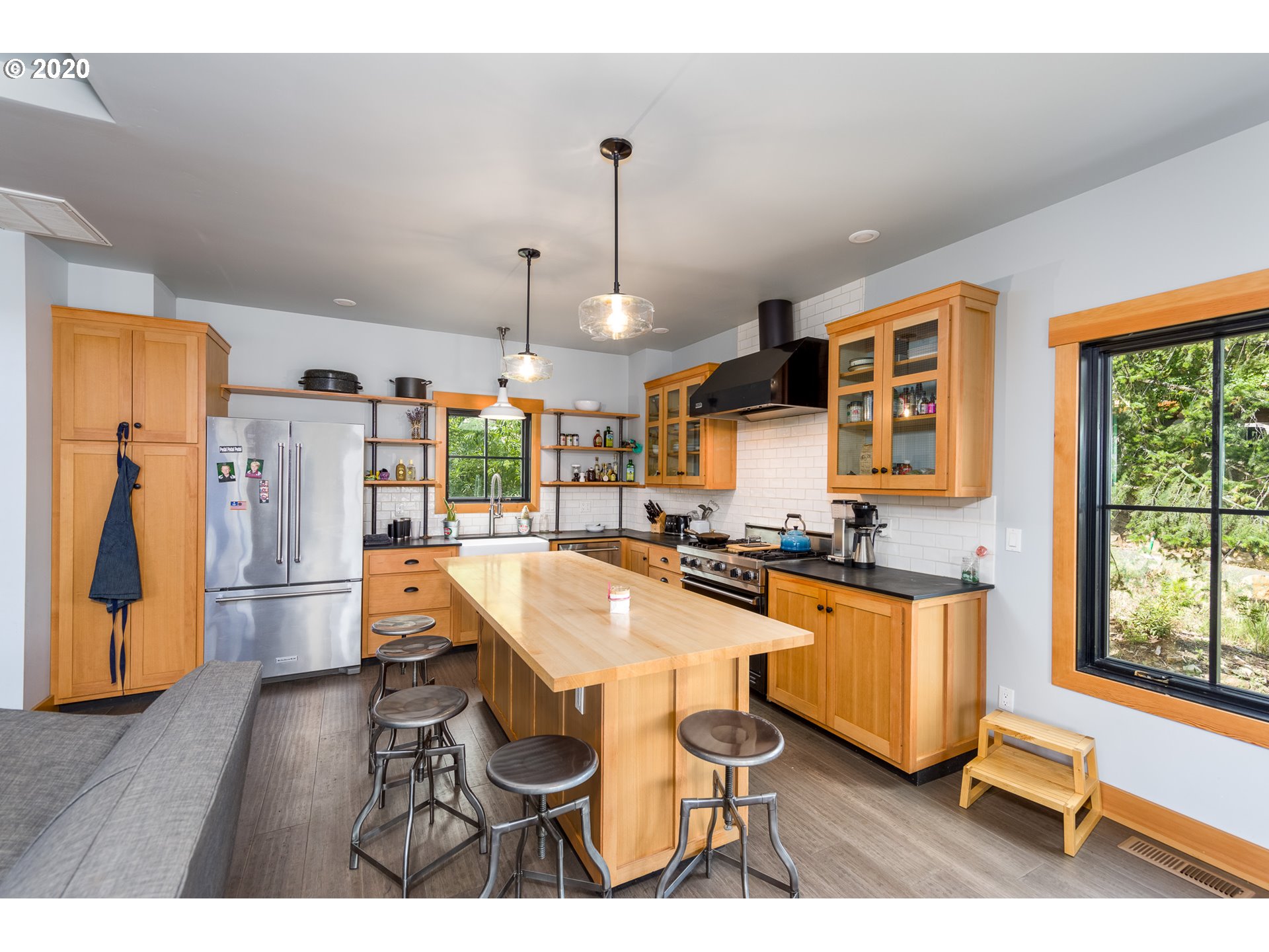 307 Center Street Mosier, OR 97040 - Photo 6 of 25 Gallery Image 6