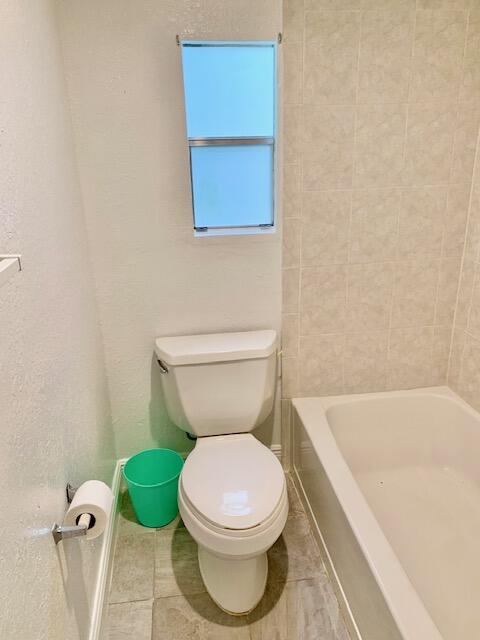 818 South Emerald Drive Key Largo, FL 33037 - Photo 15 of 44 GUEST BATHROOM.