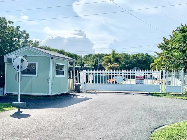 $429,000 | 818 South Emerald Drive, Key Largo, FL 33037