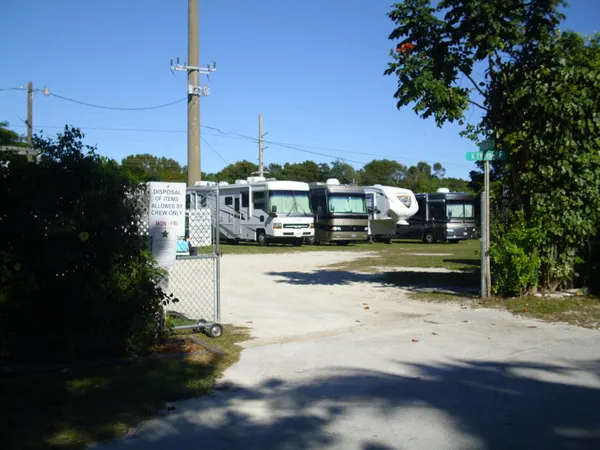 $379,000 | 818 South Emerald Drive, Key Largo, FL 33037