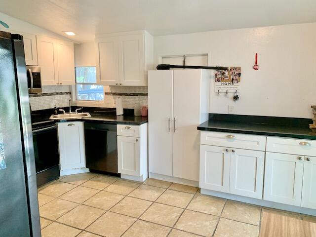 818 South Emerald Drive Key Largo, FL 33037 - Photo 6 of 44 KITCHEN VIEW