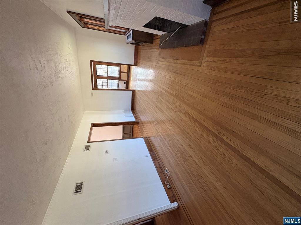 325 Bogert Avenue Ridgewood, NJ 07450 - Photo 8 of 37