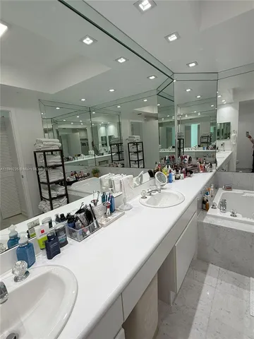 $8,600 | 16400 Collins Avenue, Unit 2641, Sunny Isles Beach, FL 33160