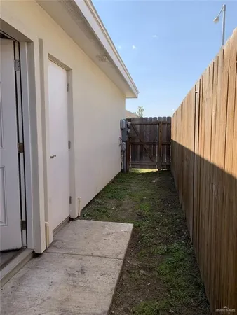 $950 | 420 Teague Avenue, Unit 4, Edinburg, TX 78539