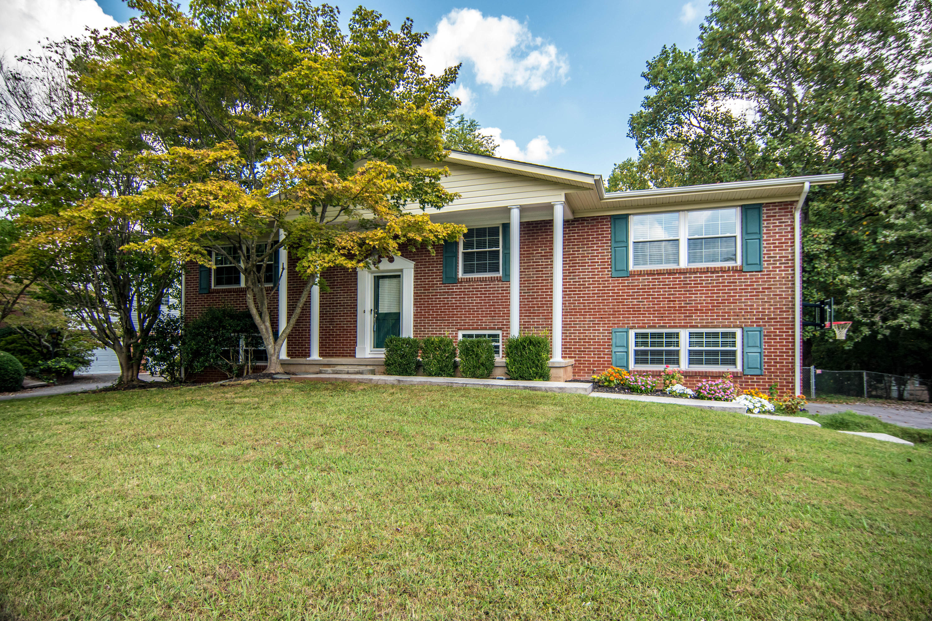 704 Coventry Road Knoxville, TN 37923 - Photo 1 of 19 DSC_0156