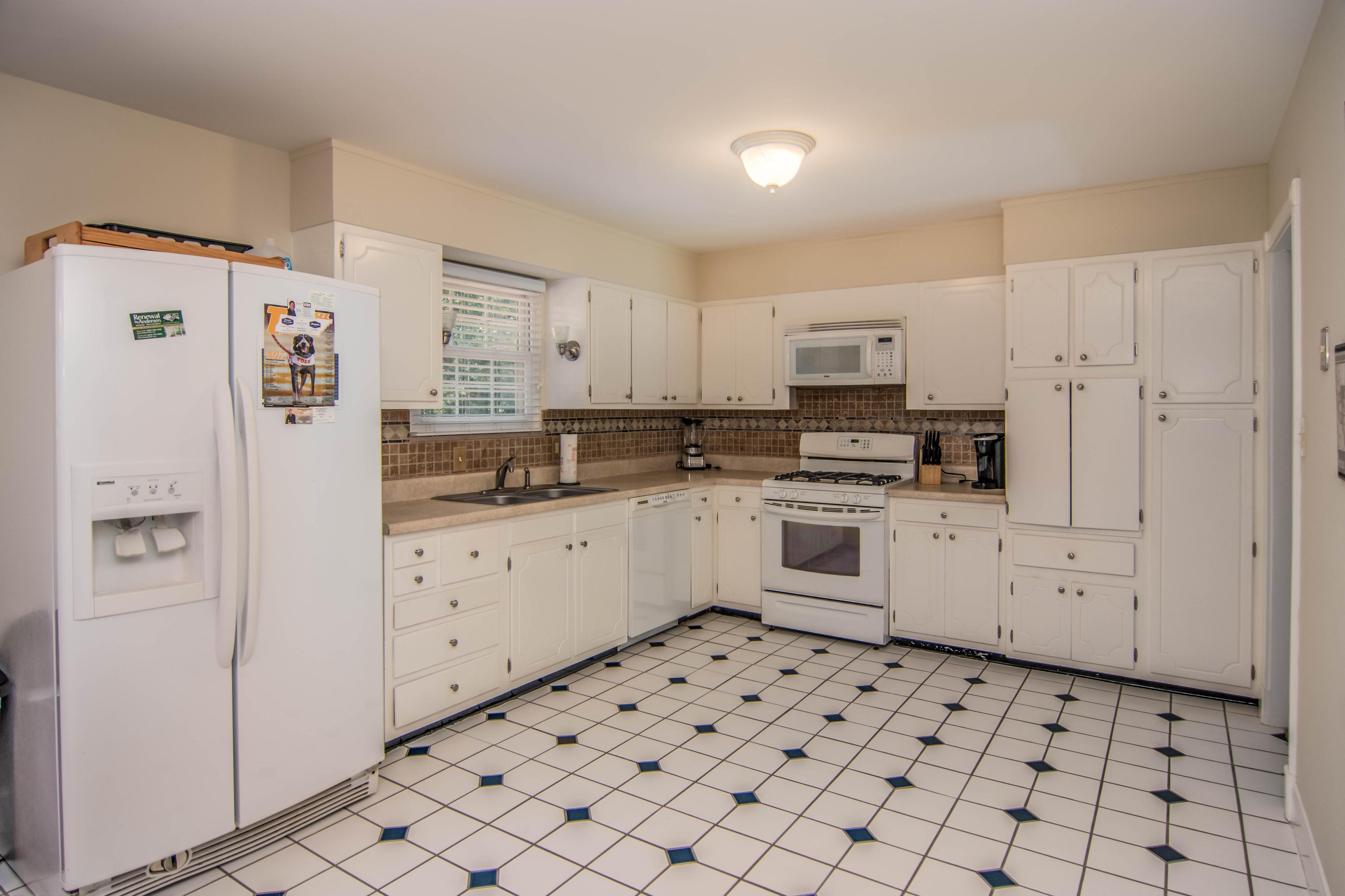 704 Coventry Road Knoxville, TN 37923 - Photo 4 of 19 DSC_0120-Edit