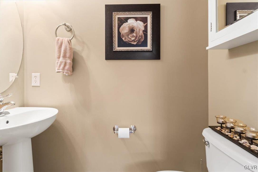 8671 Cascade Road Breinigsville, PA 18031 - Photo 13 of 32 Gallery Image 13