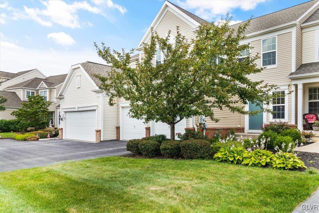 8671 Cascade Road Breinigsville, PA 18031 - Photo 3 of 32 Gallery Image 3