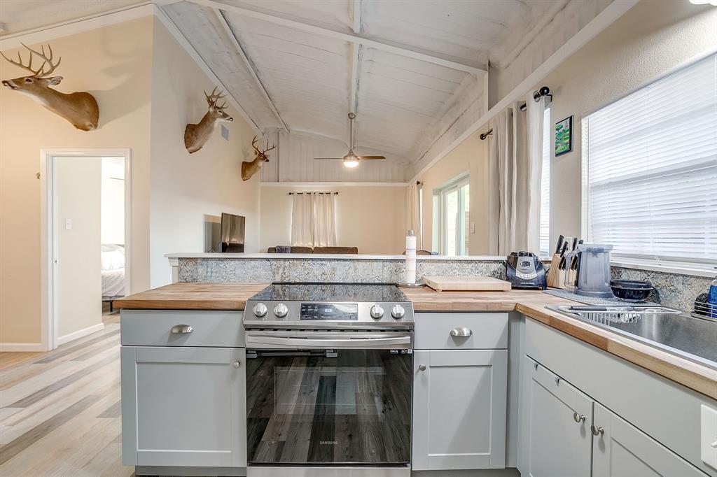 303 Gandy Street Lipan, TX 76462 - Photo 12 of 37