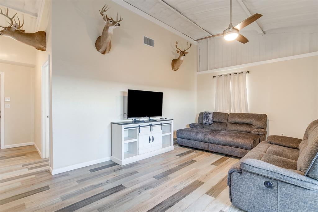 303 Gandy Street Lipan, TX 76462 - Photo 15 of 37