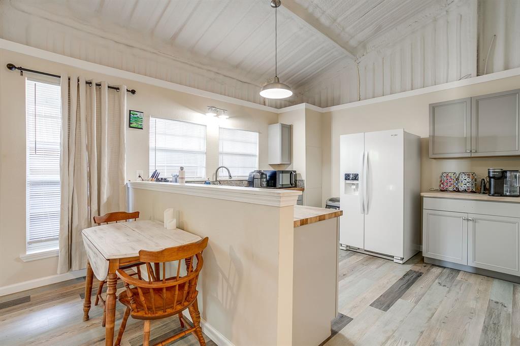 303 Gandy Street Lipan, TX 76462 - Photo 8 of 37