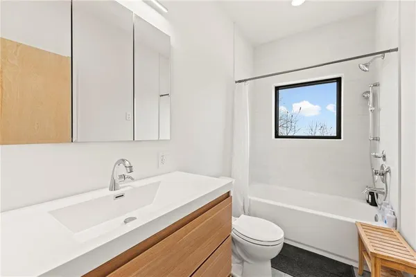 $598,000 | 1371 1300th Street, Iola, KS 66749