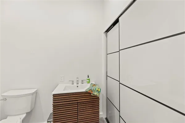 $598,000 | 1371 1300th Street, Iola, KS 66749