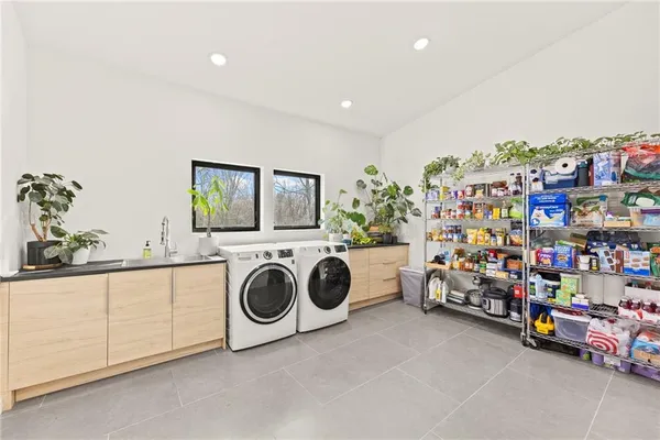 $598,000 | 1371 1300th Street, Iola, KS 66749