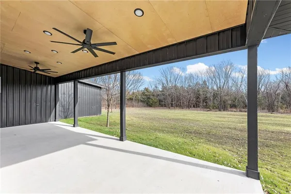 $598,000 | 1371 1300th Street, Iola, KS 66749
