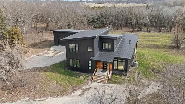 $598,000 | 1371 1300th Street, Iola, KS 66749