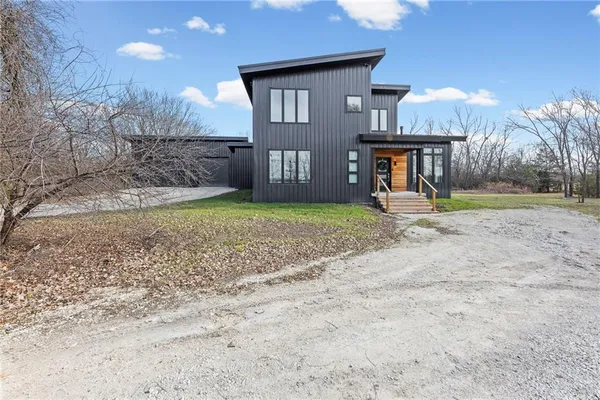 $598,000 | 1371 1300th Street, Iola, KS 66749