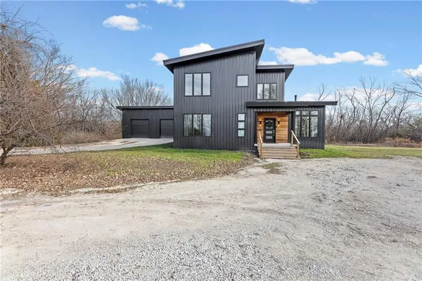 $598,000 | 1371 1300th Street, Iola, KS 66749