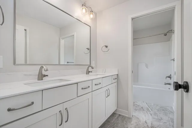 $899,000 | 6520 West Hidden Lake Circle, Richland, MI 49083