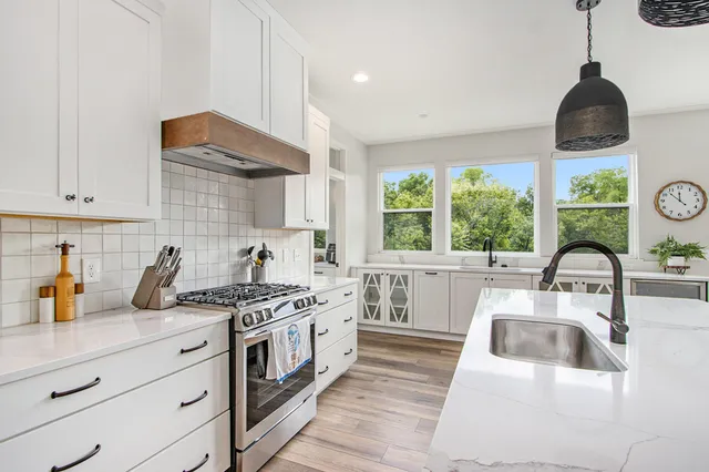 $899,000 | 6520 West Hidden Lake Circle, Richland, MI 49083