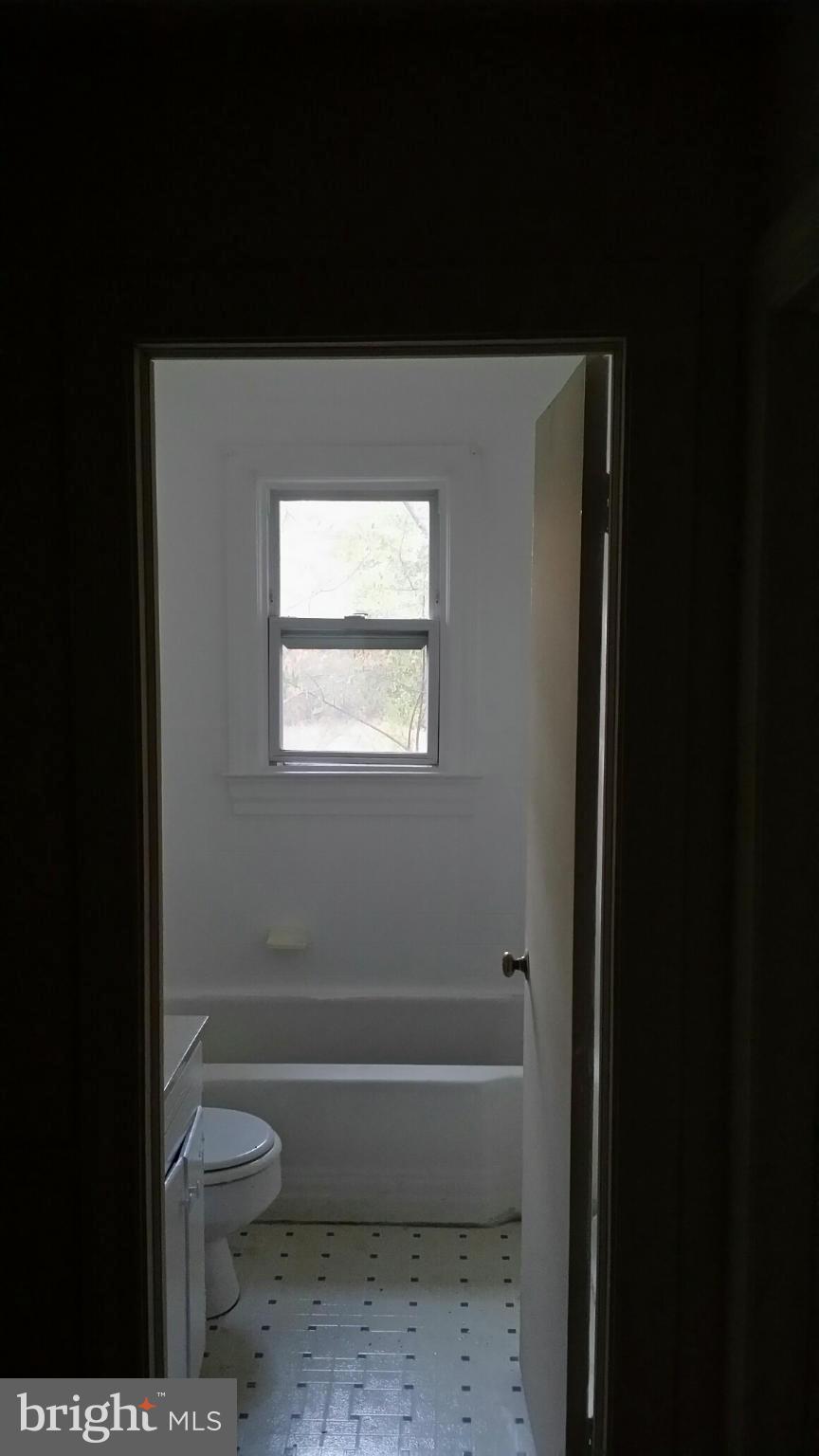 14477 Long Branch Road Woodford, VA 22580 - Photo 10 of 19 Bath