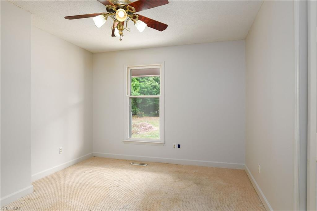 4226 Gumtree Road Winston-Salem, NC 27107 - Photo 28 of 35