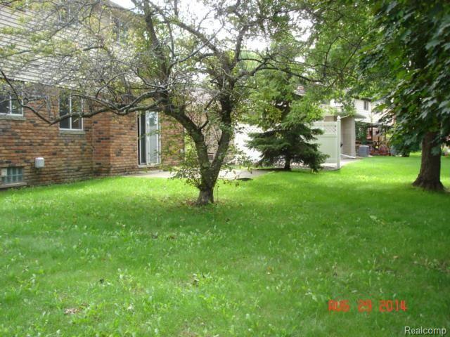20490 Coachwood Road Riverview, MI 48193 - Photo 17 of 17 028.jpg