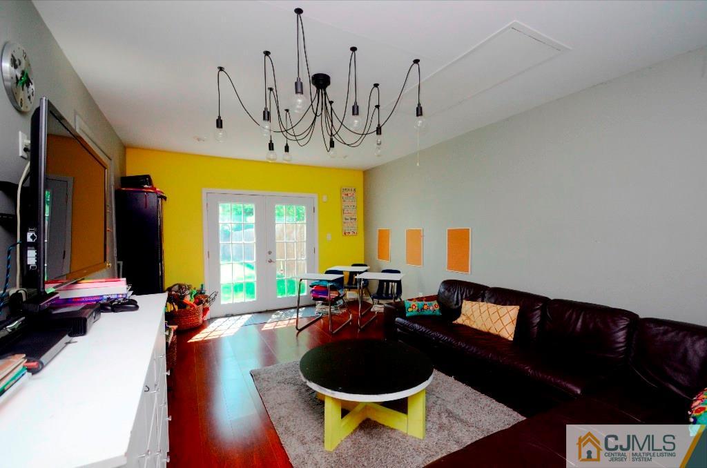 28 Rice Run East Brunswick, NJ 08816 - Photo 8 of 18 Gallery Image 8