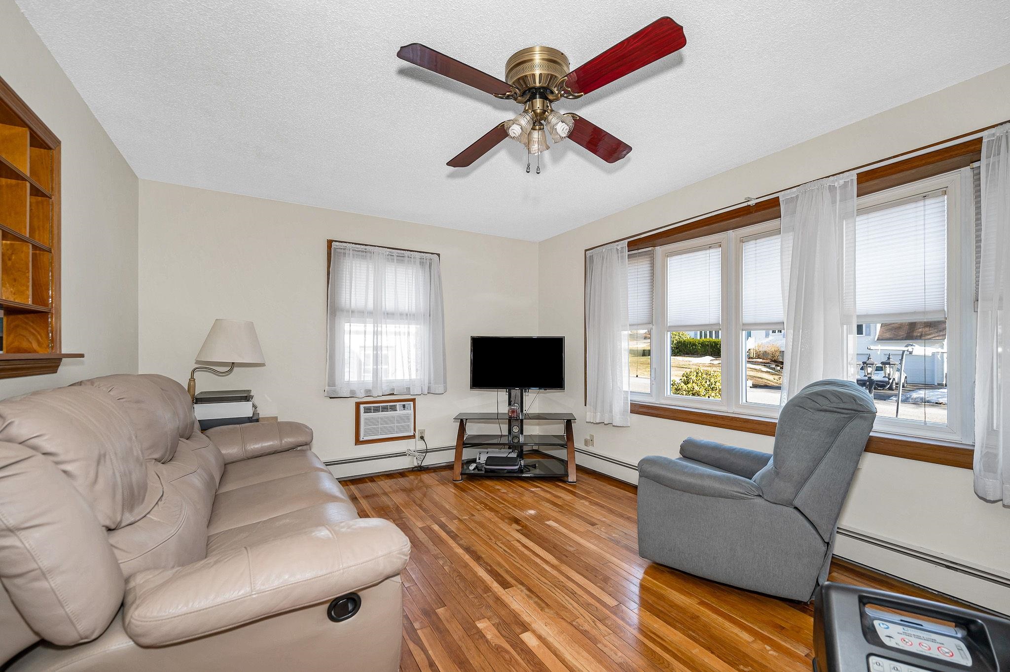 4 Paul Avenue Derry, NH 03038 - Photo 11 of 30