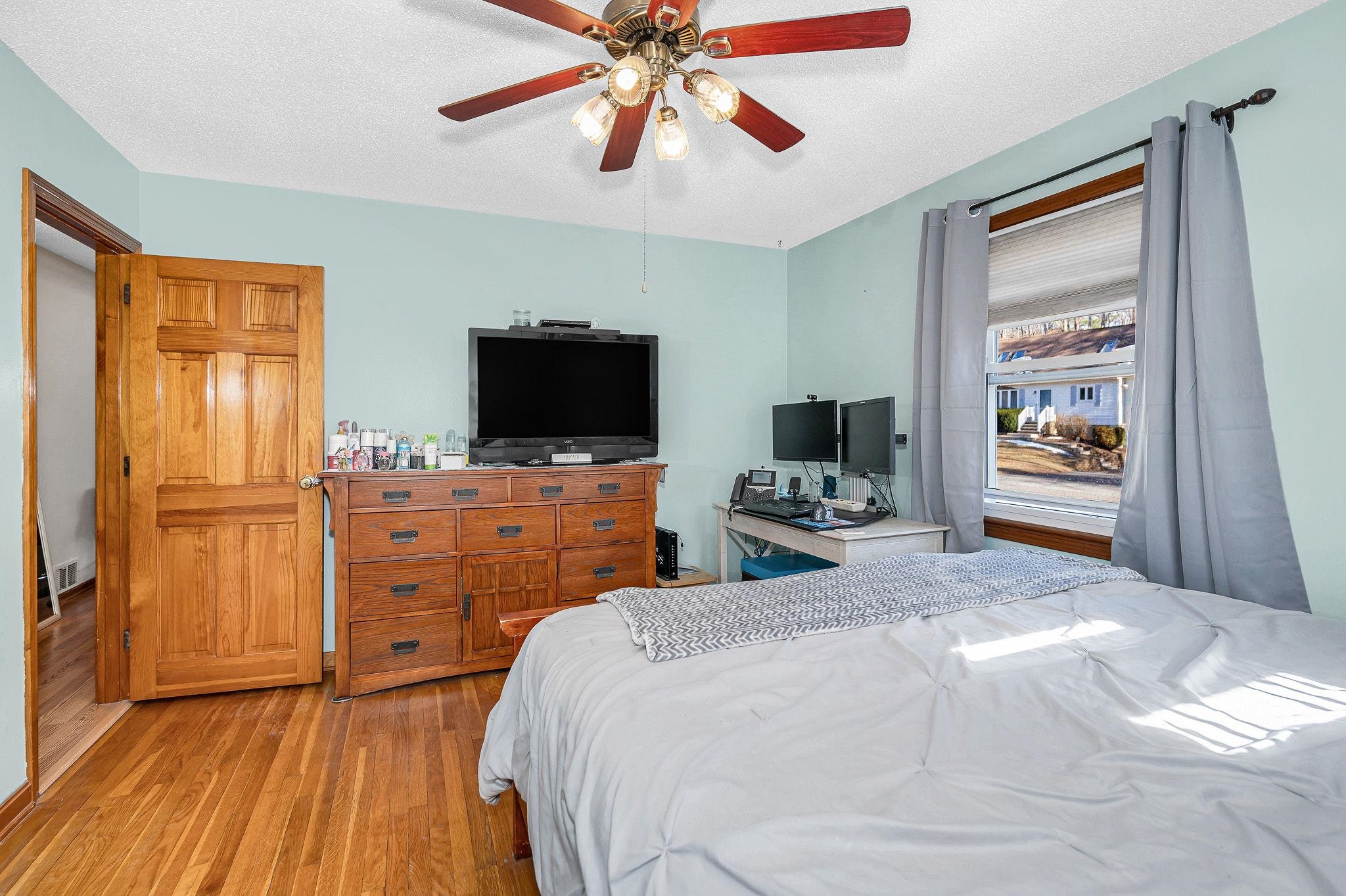 4 Paul Avenue Derry, NH 03038 - Photo 16 of 30