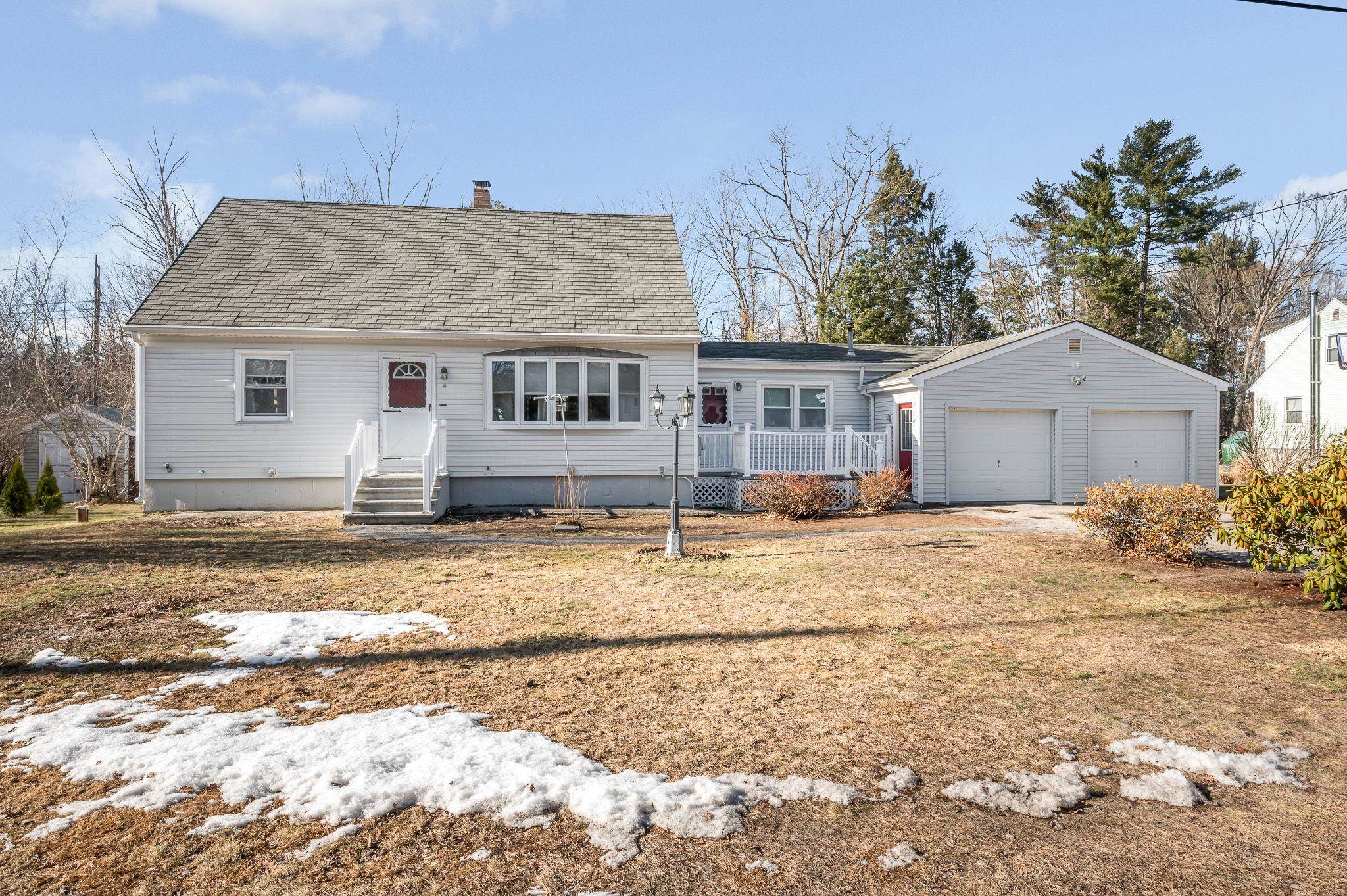 4 Paul Avenue Derry, NH 03038 - Photo 2 of 30