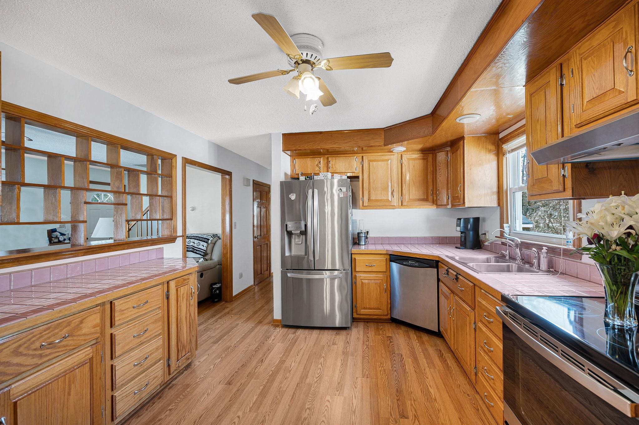 4 Paul Avenue Derry, NH 03038 - Photo 6 of 30