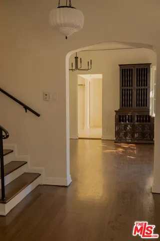 $8,700 | 2829 North Beachwood Drive, Los Angeles, CA 90068